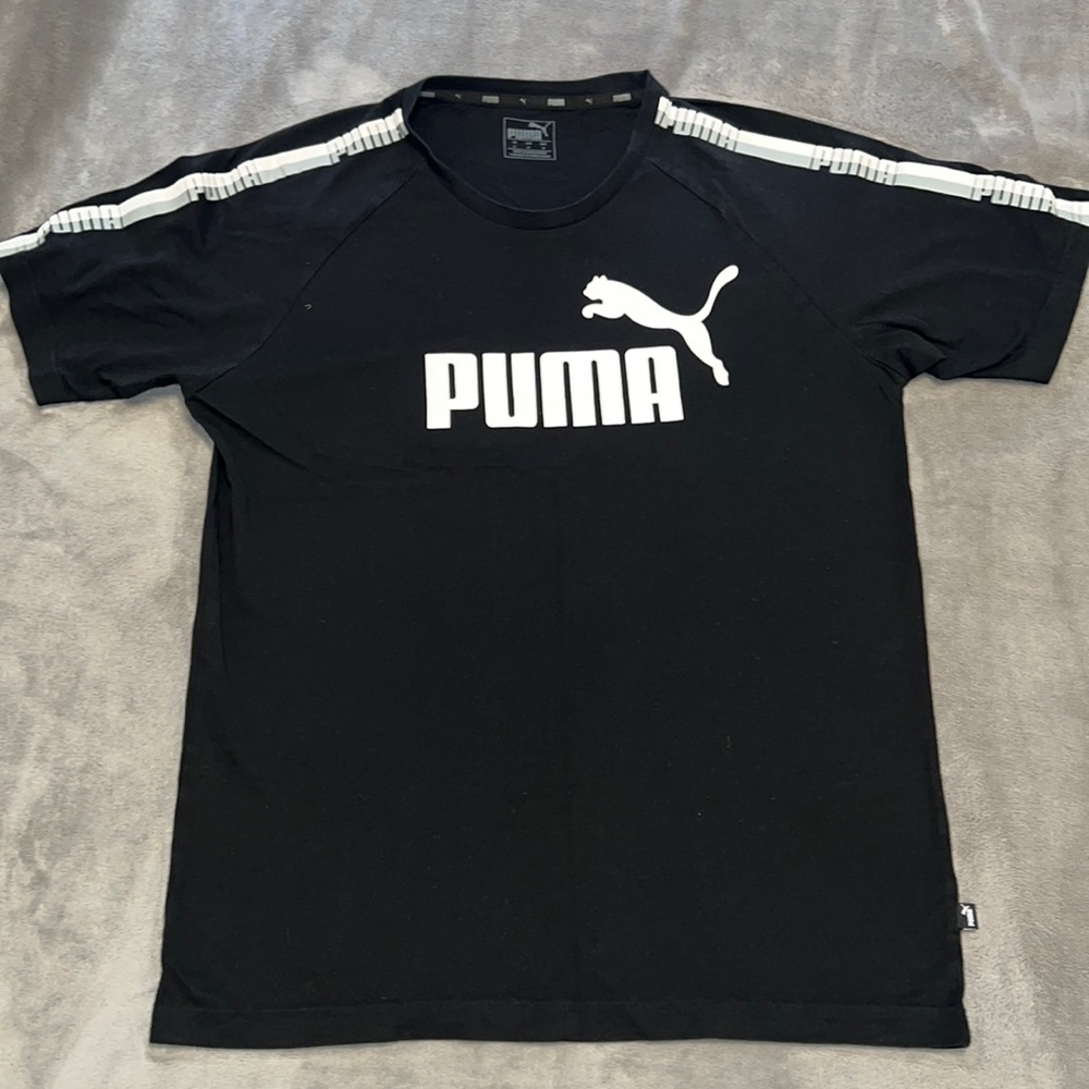 Puma T-shirt with stripe on arm